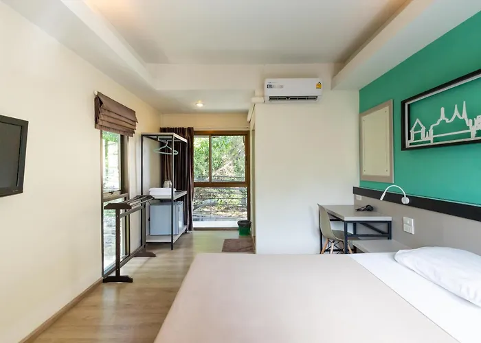 Hotel Penpark Place 3*